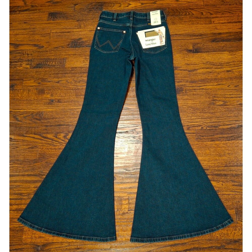 NWT Wrangler X Lainey Wilson High Rise Flare Denim Blue Jeans Women's Size 25x34 - Picture 3 of 3